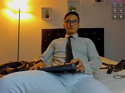 Snapshot of Dominus_Alpha chatting on 04/14/26, 03:44 Dominus Alpha online show from 04/14/26, 03:44