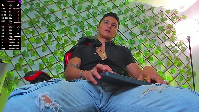 Snapshot of Dominus_Alpha chatting on 04/11/26, 07:45 Dominus Alpha online show from 04/11/26, 07:45