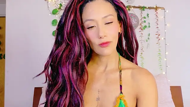 Ajua  Uva online show from 04/16/26, 10:23