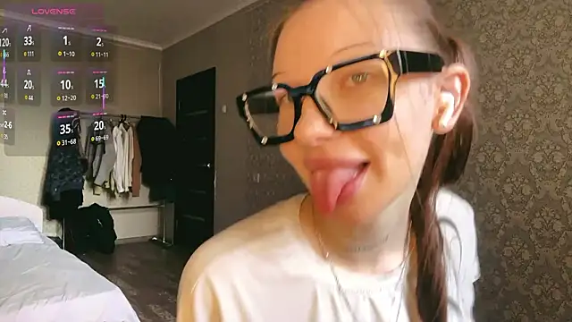 honeywander online show from 03/28/26, 03:29