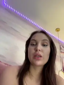 Luna Raif online show from 04/09/26, 06:19