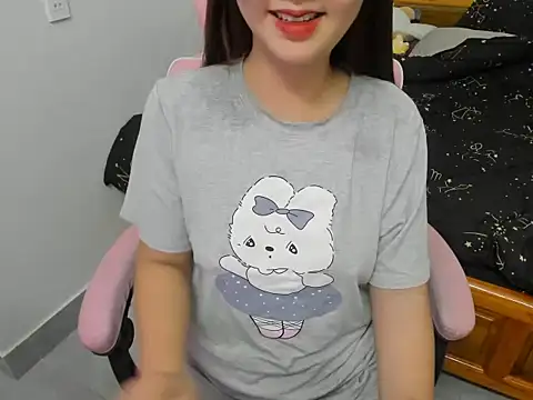 Snapshot of Chi_xinh19 chatting on 05/08/26, 01:04 Chi xinh19 online show from 05/08/26, 01:04