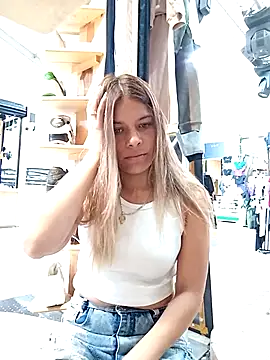 alanna6950 online show from 04/15/26, 04:22