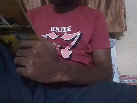 Snapshot of bulls_eye35 chatting on 04/15/26, 05:13 bulls eye35 online show from 04/15/26, 05:13