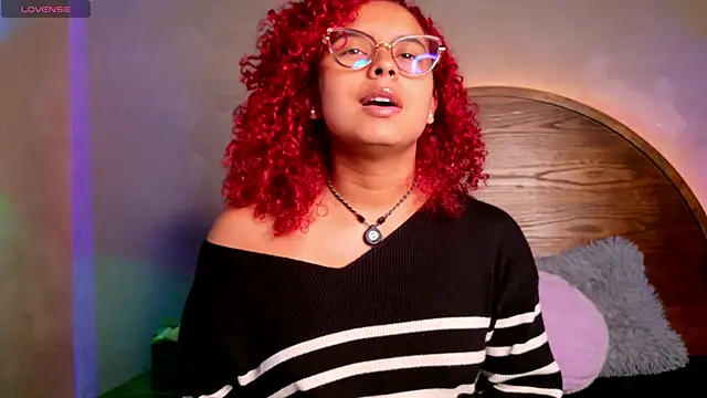 lara curly online show from 03/31/26, 10:28