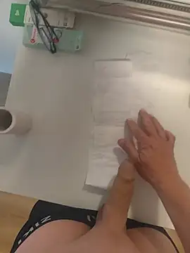 Essie deLona online show from 06/08/26, 12:49