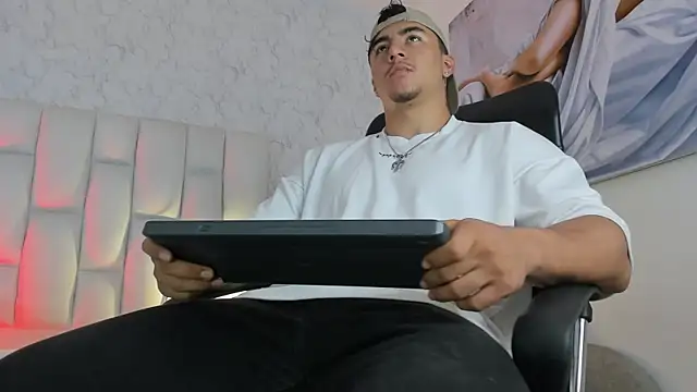 Zane cruz online show from 03/31/26, 11:45