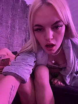 Snapshot of Eiden_miller chatting on 03/26/26, 02:10 Eiden miller online show from 03/26/26, 02:10