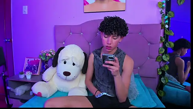 Snapshot of artemis_jones chatting on 04/01/26, 08:06 artemis jones online show from 04/01/26, 08:06