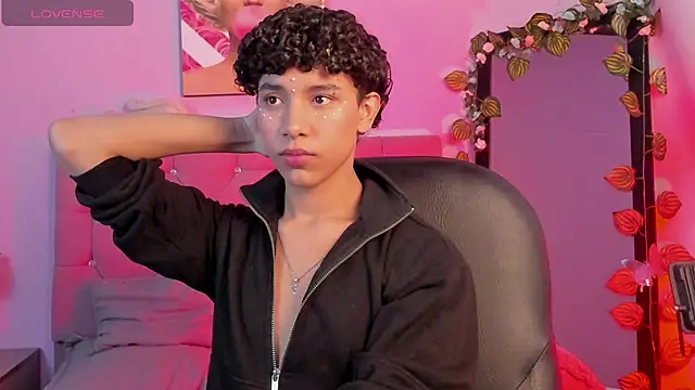 Snapshot of artemis_jones chatting on 03/23/26, 08:19 artemis jones online show from 03/23/26, 08:19