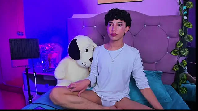 Snapshot of artemis_jones chatting on 03/31/26, 06:32 artemis jones online show from 03/31/26, 06:32