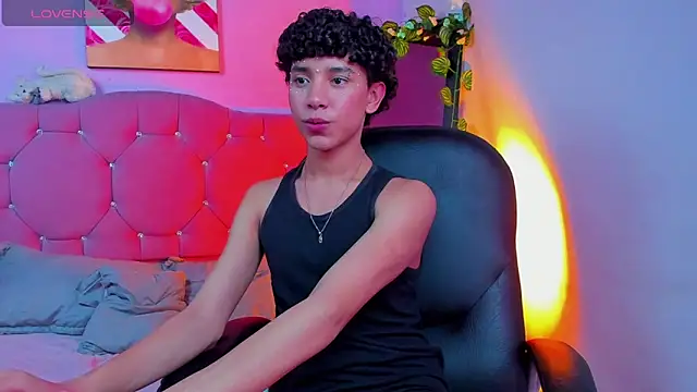 Snapshot of artemis_jones chatting on 03/20/26, 09:38 artemis jones online show from 03/20/26, 09:38