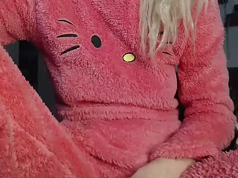 MessyQueen online show from 03/24/26, 10:21