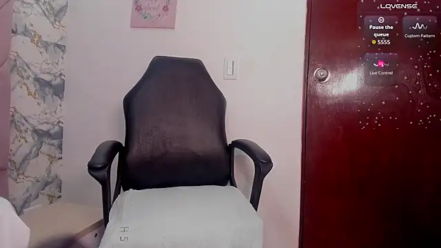 mia rouxx1 online show from 06/05/26, 06:29
