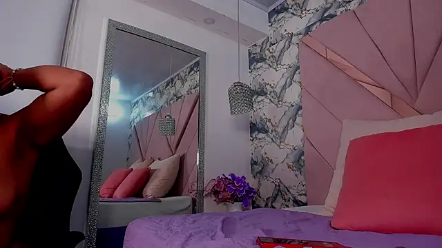 mia rouxx1 online show from 06/15/26, 06:35