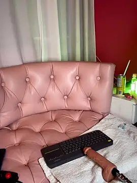 LeylaKnox online show from 04/11/26, 07:17