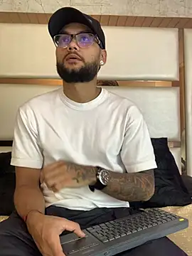 KyleJoss30 online show from 04/09/26, 09:32