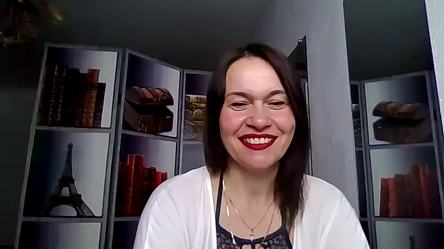 Selena Moo online show from 04/10/26, 08:32