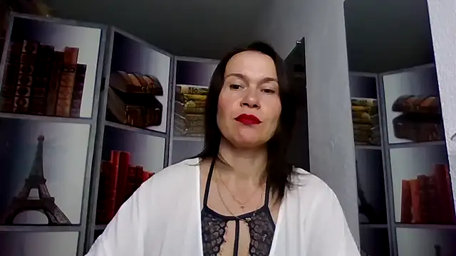 Selena Moo online show from 04/17/26, 07:55