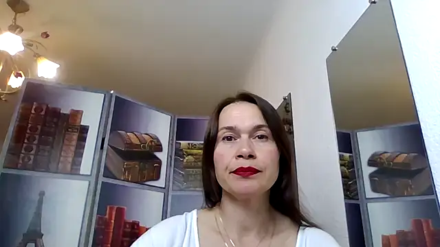 Selena Moo online show from 05/08/26, 10:52