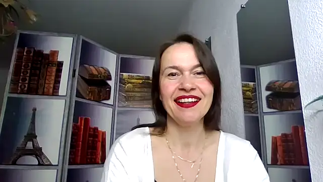 Selena Moo online show from 04/06/26, 08:48