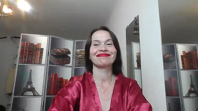 Snapshot of Selena_Moo chatting on 06/19/26, 09:31 Selena Moo online show from 06/19/26, 09:31
