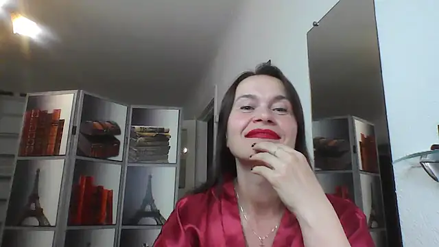 Snapshot of Selena_Moo chatting on 06/27/26, 03:40 Selena Moo online show from 06/27/26, 03:40