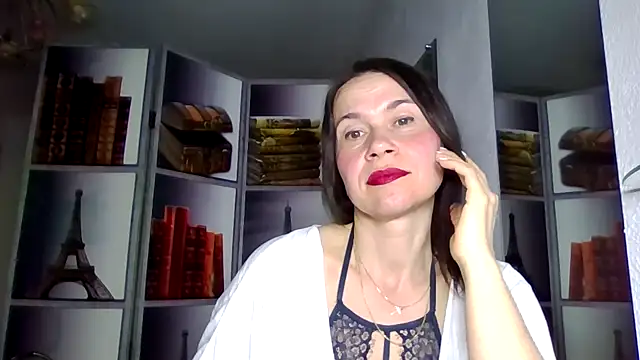 Selena Moo online show from 03/20/26, 10:49