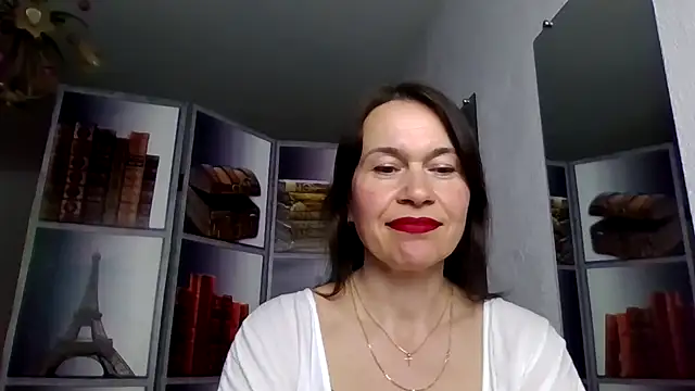 Selena Moo online show from 04/07/26, 08:49