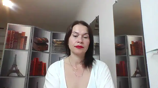Snapshot of Selena_Moo chatting on 06/19/26, 09:26 Selena Moo online show from 06/19/26, 09:26