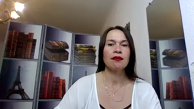 Selena Moo online show from 05/06/26, 08:18