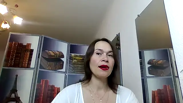 Selena Moo online show from 05/10/26, 12:53