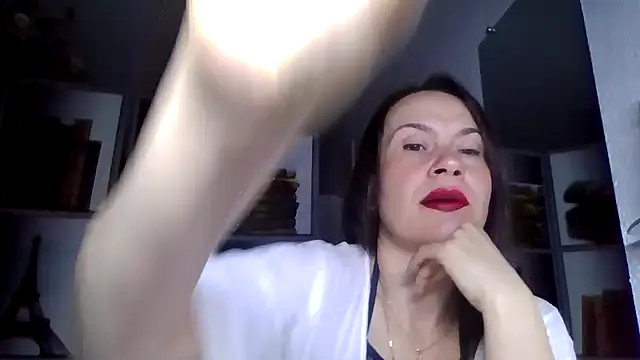 Selena Moo online show from 03/26/26, 05:28