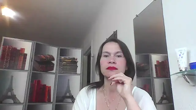 Snapshot of Selena_Moo chatting on 05/31/26, 01:17 Selena Moo online show from 05/31/26, 01:17