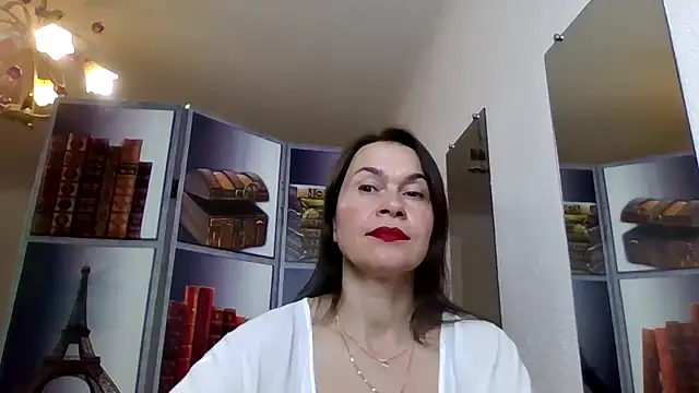 Selena Moo online show from 04/23/26, 08:21