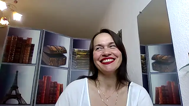 Selena Moo online show from 05/09/26, 09:01