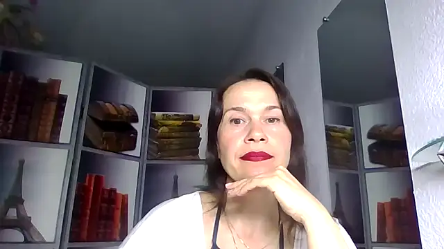 Selena Moo online show from 03/26/26, 07:45