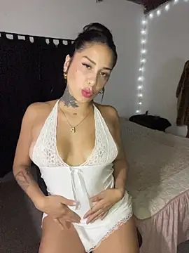 Snapshot of anoramarlowe chatting on 03/27/26, 06:20 anoramarlowe online show from 03/27/26, 06:20