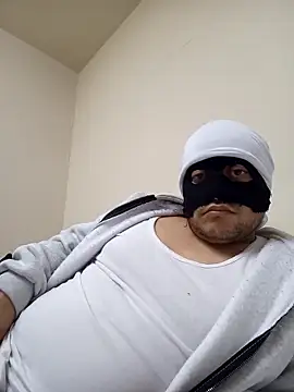 Snapshot of trkk9715 chatting on 03/19/26, 10:43 trkk9715 online show from 03/19/26, 10:43