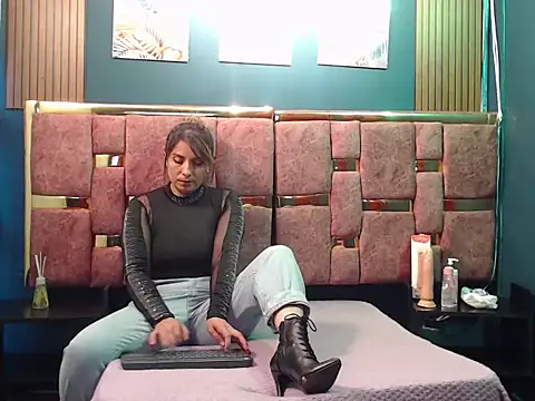 HELLEN MARK online show from 04/02/26, 11:28