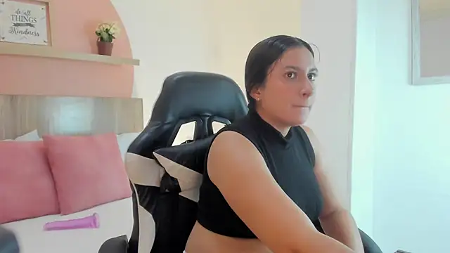 kira relish online show from 03/27/26, 01:01