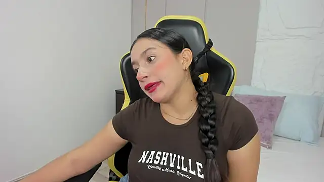 kira relish online show from 04/15/26, 11:05