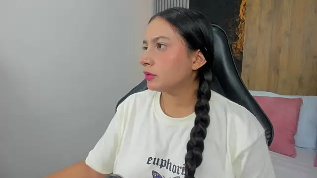 kira relish online show from 05/08/26, 12:42