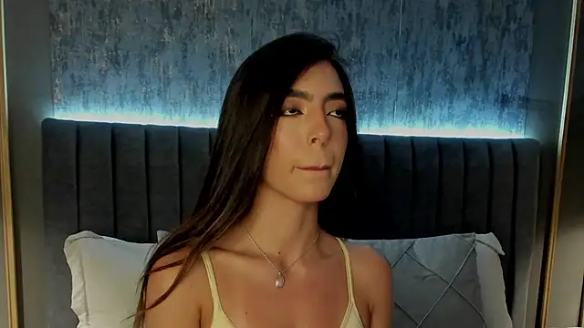 Snapshot of NINA_ROSEE397 chatting on 04/04/26, 11:00 NINA ROSEE397 online show from 04/04/26, 11:00