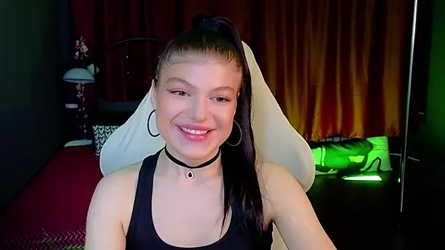 Snapshot of Softeach chatting on 04/07/26, 08:32 Softeach online show from 04/07/26, 08:32