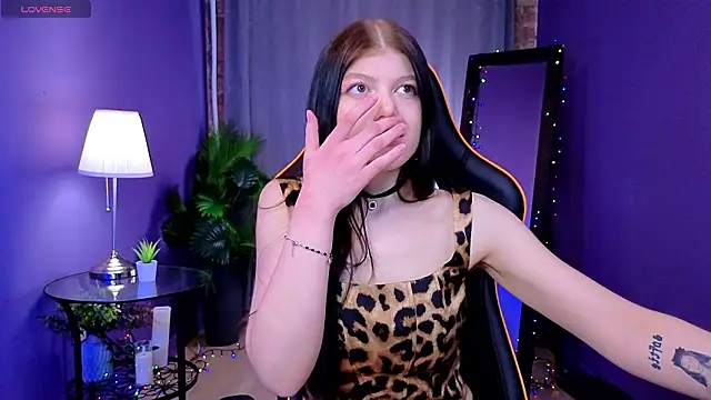 Snapshot of Softeach chatting on 03/22/26, 03:02 Softeach online show from 03/22/26, 03:02