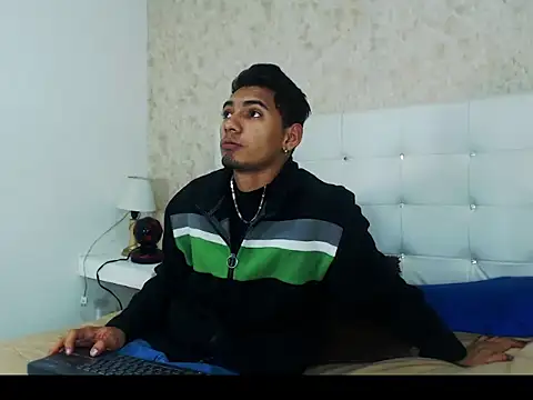 Dominic Blaze online show from 04/15/26, 05:39