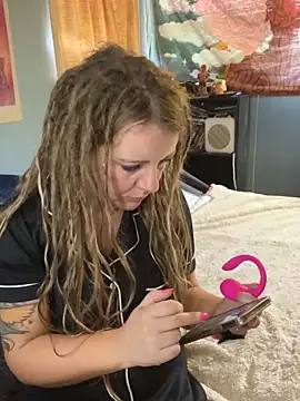 adirajade online show from 04/15/26, 07:58