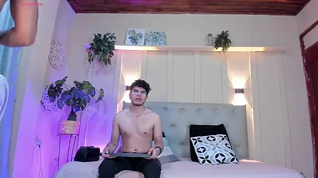 Snapshot of Lance_miller chatting on 04/13/26, 01:31 Lance miller online show from 04/13/26, 01:31