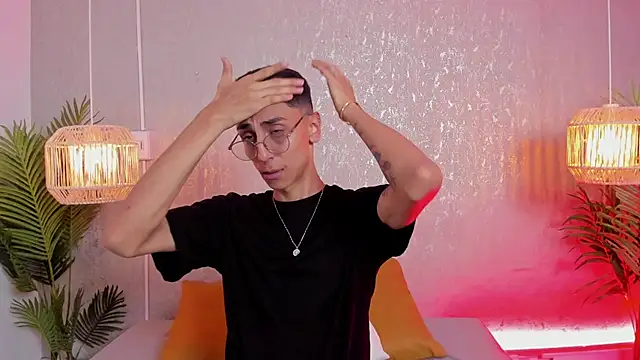 Snapshot of Gio_carangi chatting on 03/31/26, 03:19 Gio carangi online show from 03/31/26, 03:19